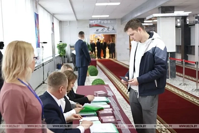 Лукашенко: наблюдатели от ОБСЕ не просились приехать на нынешние выборы