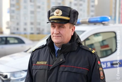 Старший участковый инспектор милиции ОВД администрации Центрального района Гомеля Василий Лапицкий 26 лет служит в органах внутренних дел