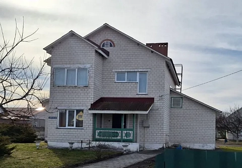 Ищем маму и папу. В Лоевском районе приемным родителям предоставят благоустроенный коттедж