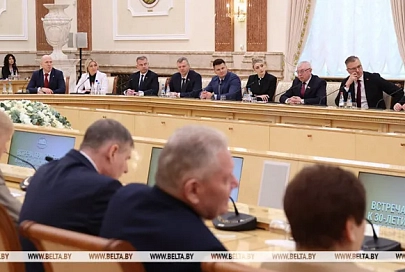 Глава государства напомнил о поручении разработать новые учебники по философии