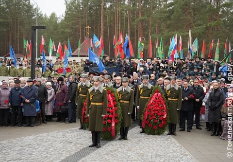 Колокола памяти: митинг-реквием, посвященный 80-й годовщине освобождения узников Озаричских лагерей смерти, объединил более тысячи человек