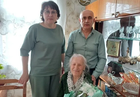 Бывший врач Туровской горбольницы Лидия Соболь отпраздновала 85-летие