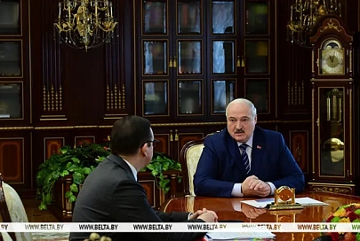 Лукашенко: миролюбивая Беларусь нужна и России, и Украине, но "Зеленский начинает нас цеплять"