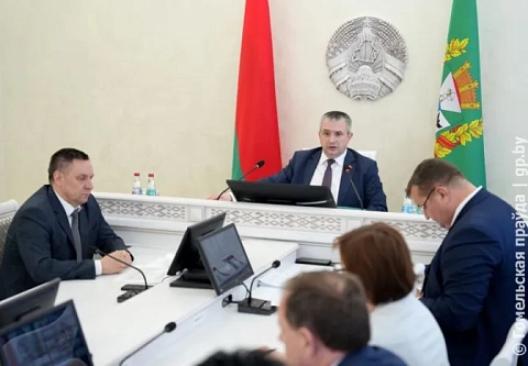 Готовьте ежемесячный план: председатель облисполкома Иван Крупко провел совещание по улучшению качества молока 