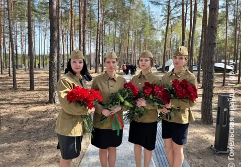 У мемориального комплекса в Озаричах на траурном митинге почтили память узников фашистских концлагерей