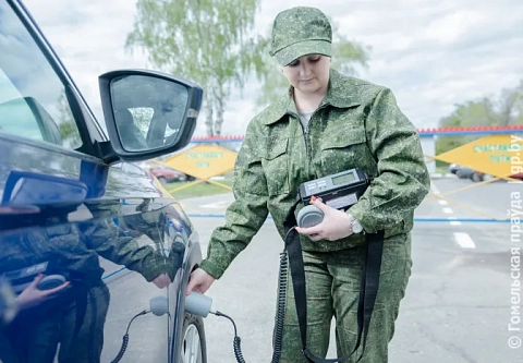 В Полесском радиационно-экологическом  заповеднике мы сравнили замеры радиации 