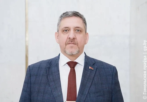 Сенатор, генеральный директор ОАО «Гомсельмаш» Александр Новиков прокомментировал изменения в  законодательстве о предпринимательской деятельности