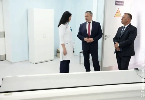 Все для спокойной и мирной жизни: социальные объекты Петрикова посетил председатель облисполкома Иван Крупко