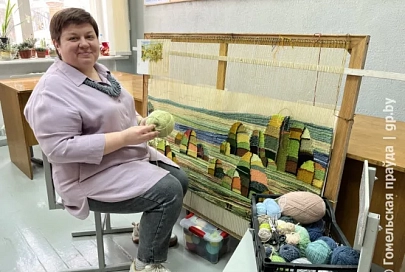 В Мозырской художественной школе искусств учат рисовать нитками и душой