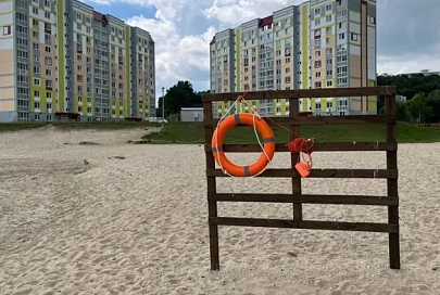 С белым песком и уютными навесами. На Мозырщине к купальному сезону обустроили три официально действующих пляжа