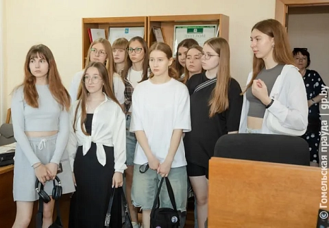 Учащиеся школы № 66 областного центра побывали в гостях у «Гомельскай праўды» 