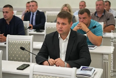 За партой и в поле. В Гомеле прошел очередной семинар-учеба "Школы молодого руководителя"