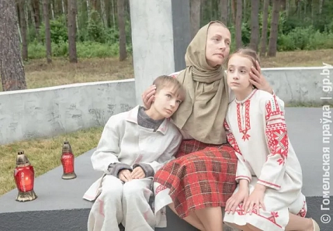 Этот подвиг мы не забудем никогда: в обновленной «Оле» прошел вечерний митинг и концерт-реквием    