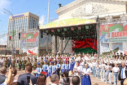 КМУП «Наровлянское ПМС» поздравляет коллектив и ветеранов, жителей Гомельщины с Днем Независимости Республики Беларусь и 80-летием освобождения Республики Беларусь от немецко-фашистских захватчиков!