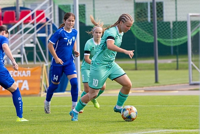 Футболистки сборной Беларуси U19 уверенно переиграли сверстниц из Узбекистана