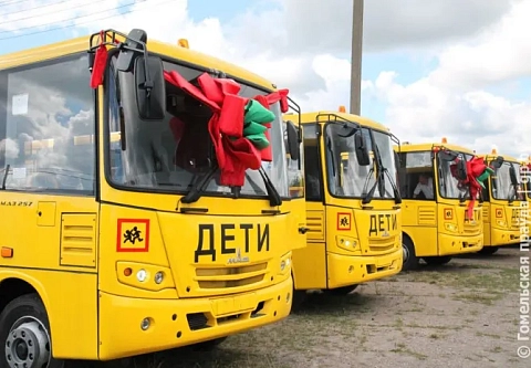 Навстречу новому учебному году. Девять школьных автобусов Минского автомобильного завода отправились в районы Гомельской области