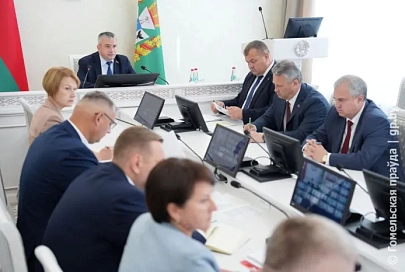 Пилим и вывозим, с обочин – в первую очередь. В облисполкоме обсудили наведение порядка после урагана
