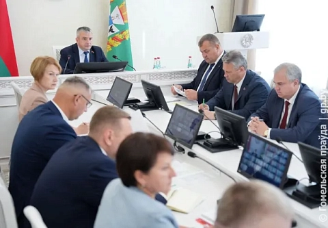 Пилим и вывозим, с обочин – в первую очередь. В облисполкоме обсудили наведение порядка после урагана