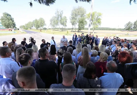 Александр Лукашенко с рабочей поездкой посетил Мозырский район