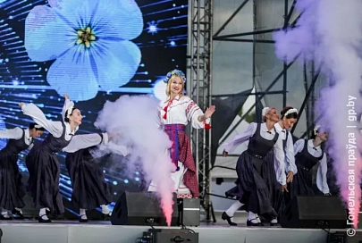  Праздничный вечер на главной сцене фестиваля продолжил гала-концерт "Палескi край - на Зямлi рай"