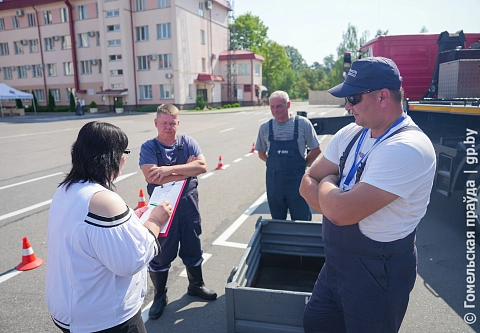Каждый шаг на контроле, на пульсе рука. В Гомеле соревнуются лучшие специалисты по охране труда и по пожарной безопасности