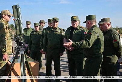 Президент Беларуси: армию надо встряхнуть и привести в идеальное состояние