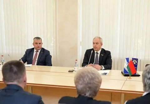 Депутата должны знать в лицо: с парламентариями в Светлогорске встретился губернатор Иван Крупко 