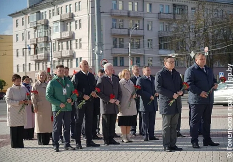 Фотофакт: участники «Марафона единства» почтили память погибших во времена Великой Отечественной войны
