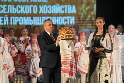 Весь год работали в чрезвычайном режиме: аграриев Гомельщины чествовали в Жлобинском районе