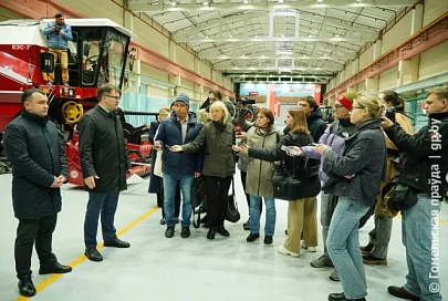 Конкуренты или партнеры? В рамках пресс-тура журналисты побывали на предприятии «Гомсельмаш»