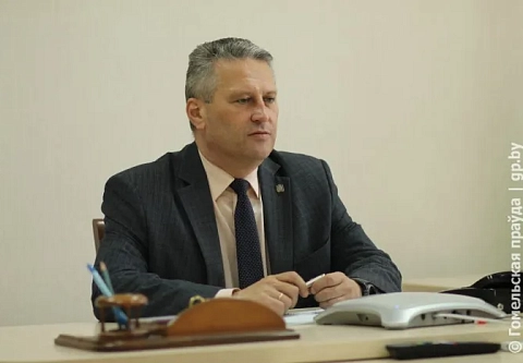 Приобрели за базовую - наводите порядок. Заместитель председателя облисполкома Андрей Конюшко провел личный прием граждан
