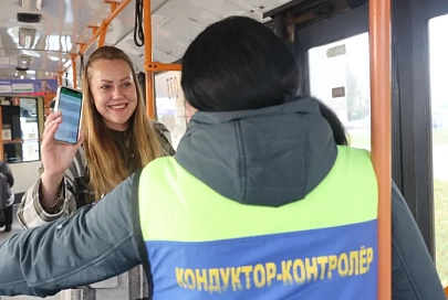 Оплата по QR-коду в общественном транспорте: узнали, как работает удобный сервис от Беларусбанка