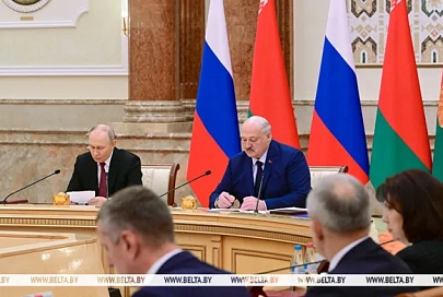 Лукашенко и Путин подписали договор о гарантиях безопасности в рамках СГ