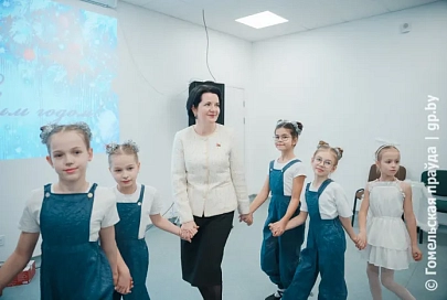 Министр труда и социальной защиты Наталия Павлюченко поздравила ребят из Гомельского детского соцпансионата «Счастливые улыбки»