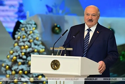 Лукашенко поблагодарил учителей и воспитателей за творческий труд и терпение