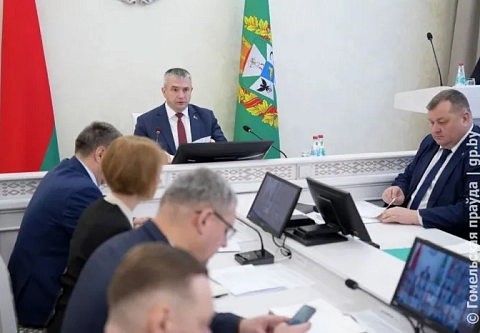 Не ждем тепла, работаем сейчас. На аппаратном совещании в облисполкоме обсудили подготовку сельхозтехники к посевной