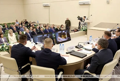Петришенко: госСМИ следует максимально оперативно реагировать на недостоверную информацию