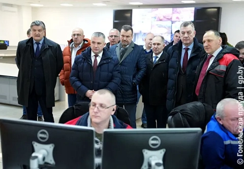 Грели небо, а теперь будем теплицы: Юрий Назаров и Иван Крупко работали в Светлогорском районе