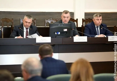 Совещание с руководителями сельхозпредприятий области провел в Светлогорске управляющий делами Президента Юрий Назаров
