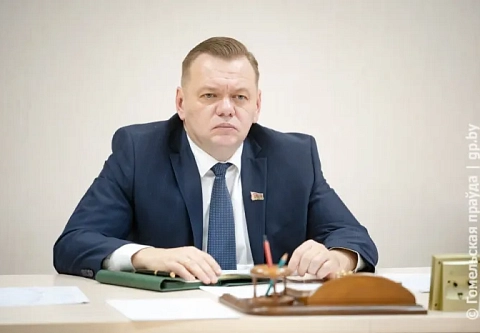 ФАП, реконструкция бассейна и витражи: заместитель председателя облисполкома Дмитрий Алейников провел прием граждан 