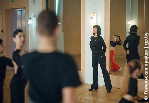 Без отрыва от паркета: тренер по бальным танцам из Гомеля готовит спортсменов международного уровня