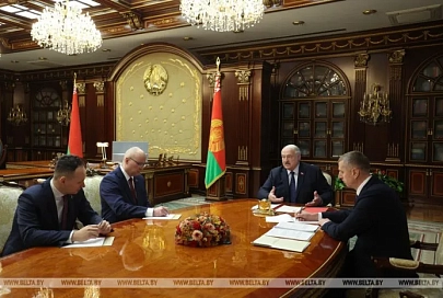 Президент Беларуси: коммерческие банки не должны быть страной в стране, надо навести порядок