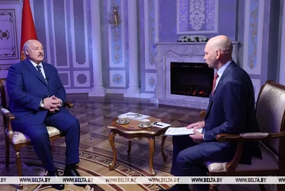 Об "эталонной демократии", пошлинах Трампа, военных угрозах и отцовстве. Главное из интервью Лукашенко МТРК "Мир"