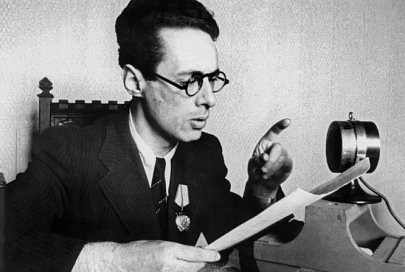 Диктор № 1 Советского Союза Юрий Левитан в 1963 году встретился с жителями Мозыря в городском парке и искупался в Припяти