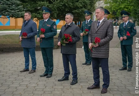 Память о каждом погибшем ликвидаторе — в сердцах спасенных: на территории управления МЧС вспомнили жертв трагедии на ЧАЭС 