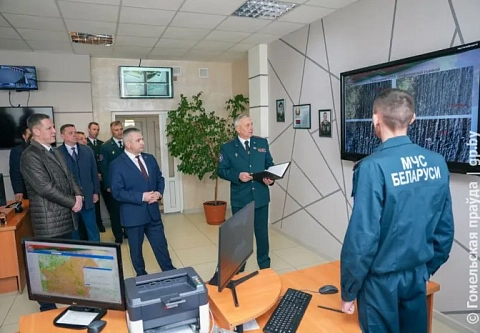 Отработать ситуацию должен каждый район: губернатор Иван Крупко ознакомился с работой центра оперативного управления МЧС 