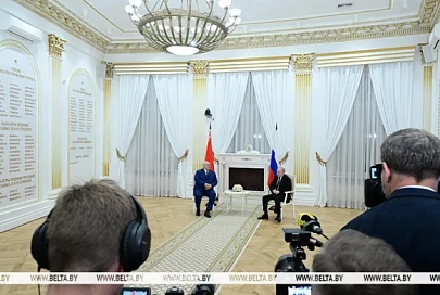 Путин подтвердил приглашение Лукашенко посетить парад 9 мая в Москве