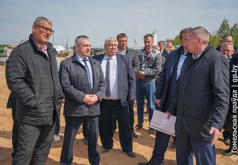 На примере Рогачева: совещание по строительству молочно-товарных комплексов провел губернатор Иван Крупко 