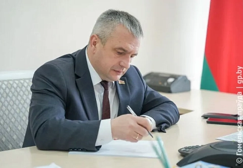 Открыть новый музей Победы и повысить температуру в квартире: председатель облисполкома Иван Крупко провел прямую линию в Гомеле