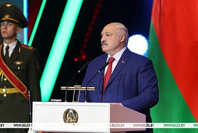 Лукашенко: народ Беларуси живет на непокоренной земле